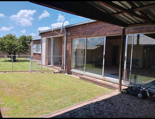4 BEDROOM HOUSE FOR SALE IN VANDERBIJLPARK CE 3